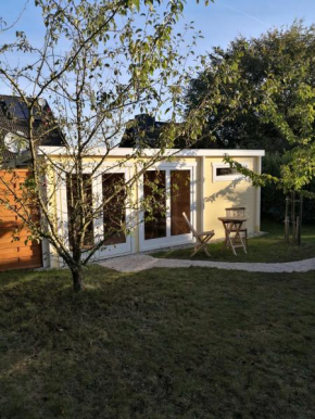 25 qm Holz Bungalow, Garten-Grill, Gehoben, Optimiert, Massivholzbett, Scharbeutz